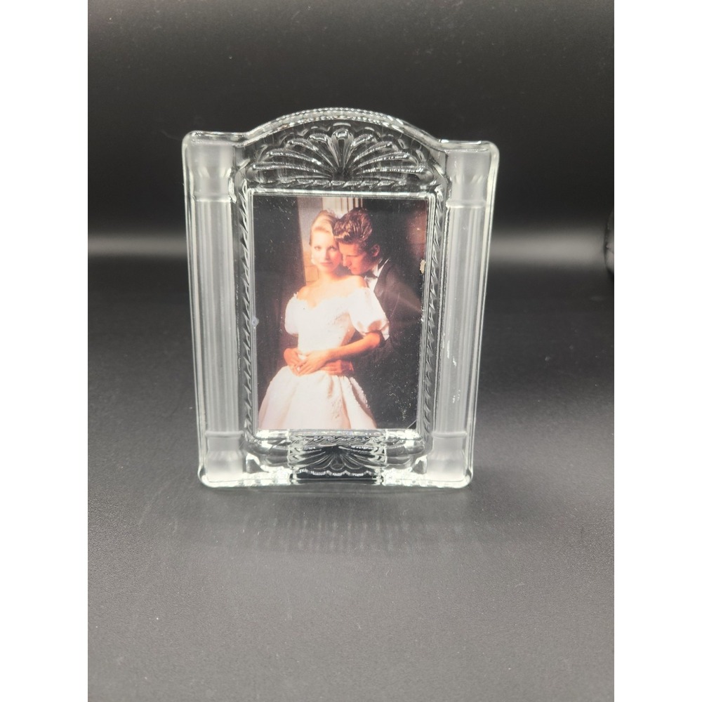 Discontinued‎ Mikasa Cotillion Frost Picture Photo Frame Holds 3 x 4 Photo